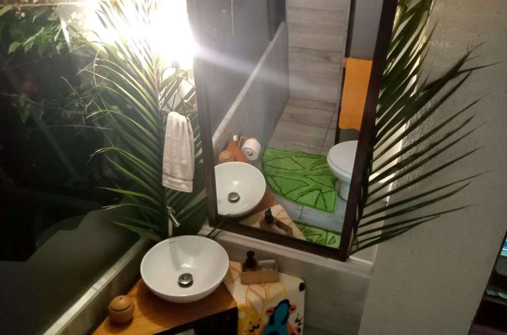 room-tainer-baño2