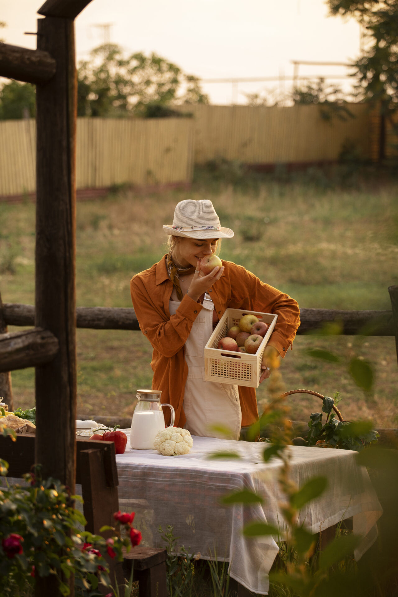 vision-delantera-de-una-mujer-que-vive-en-el-campo